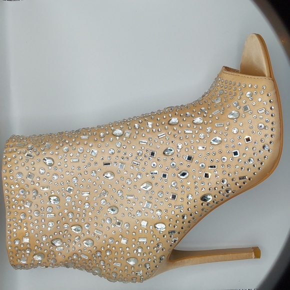 AKIRA Shoes - Akira Bling Ankle Bootie 🔥🔥🔥